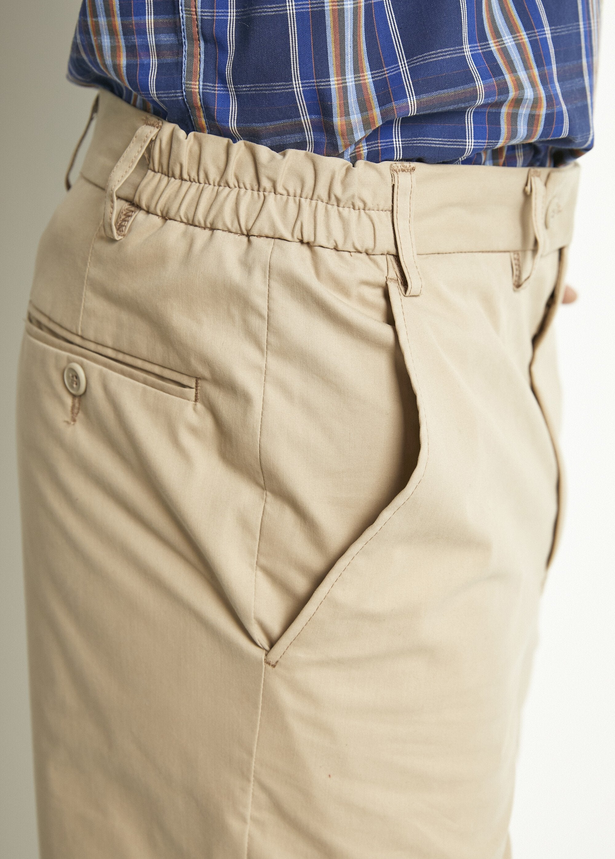 Straight_pants_with_comfortable_elasticated_waistband_Beige_DE1_slim