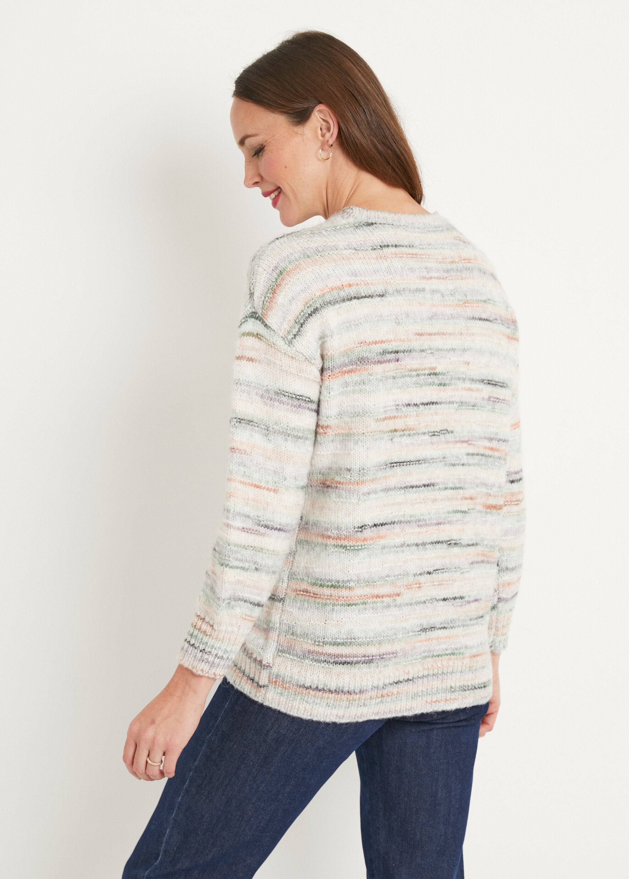 Warm_round-neck_sweater_with_wool_Mandarin_and_green_DO1_slim