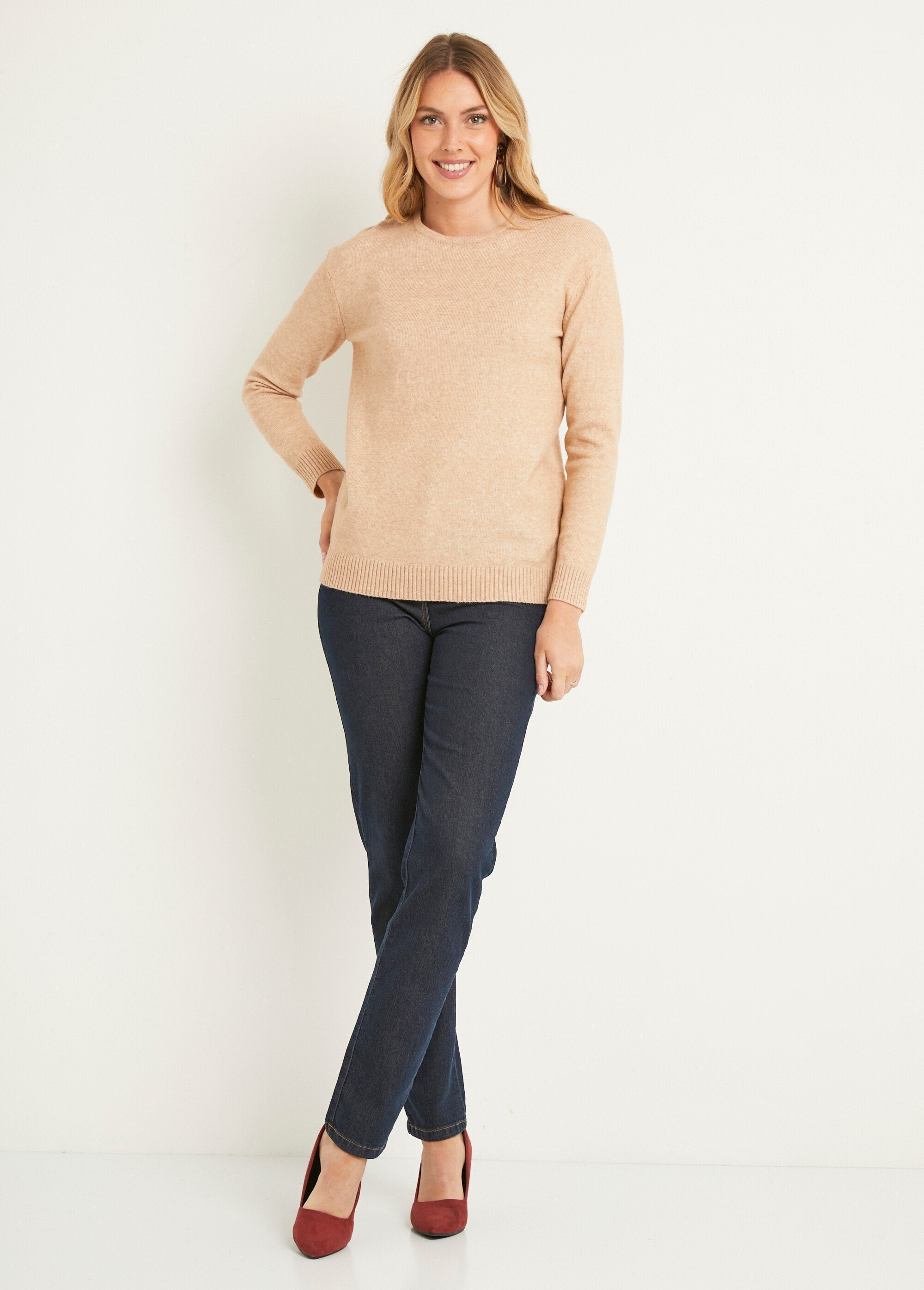 Round-neck_mottled_sweater_with_wool_Sand_SF1_slim