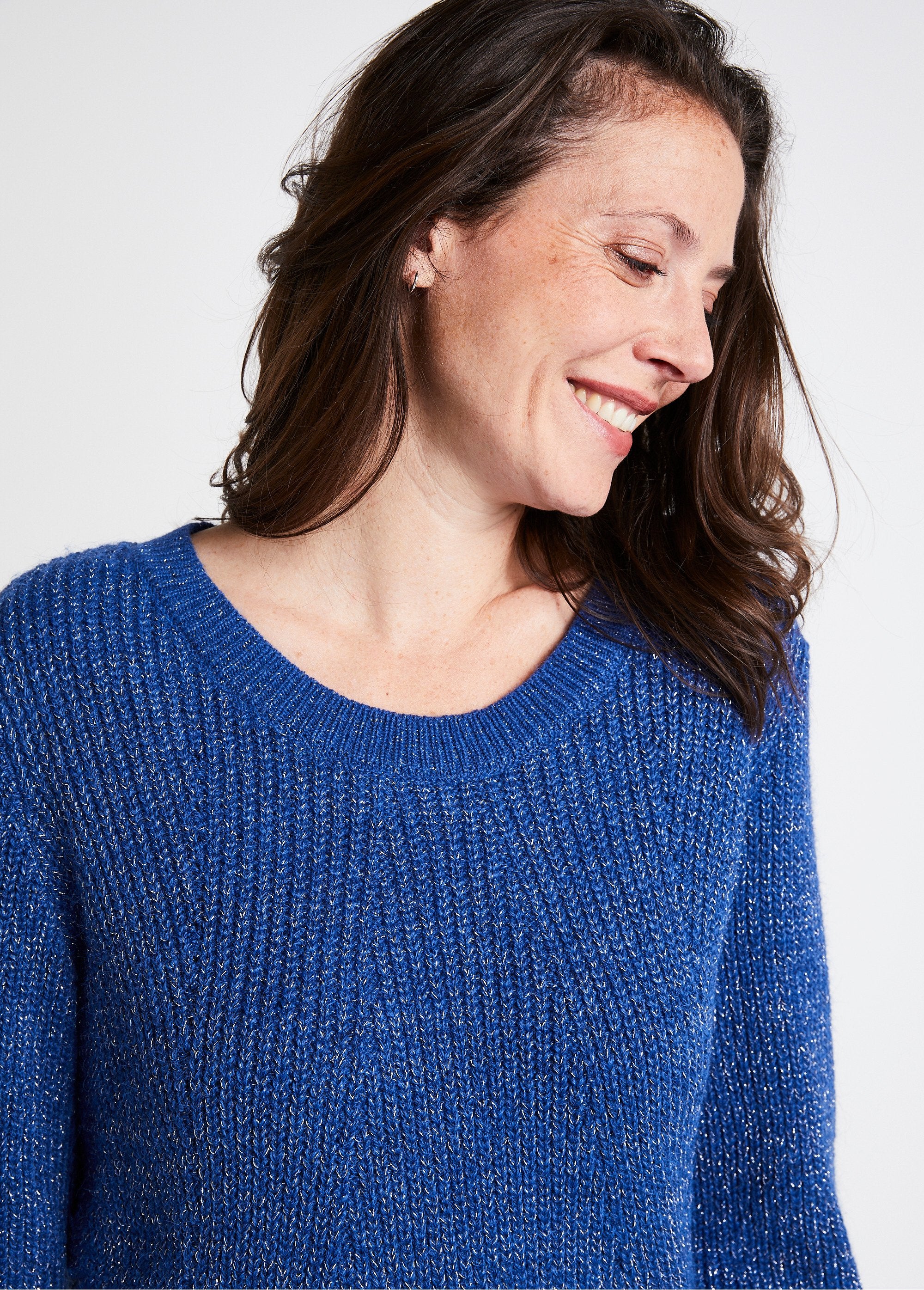 Round_neck_beaded_knit_sweater_with_wool_Blue_DE1_slim