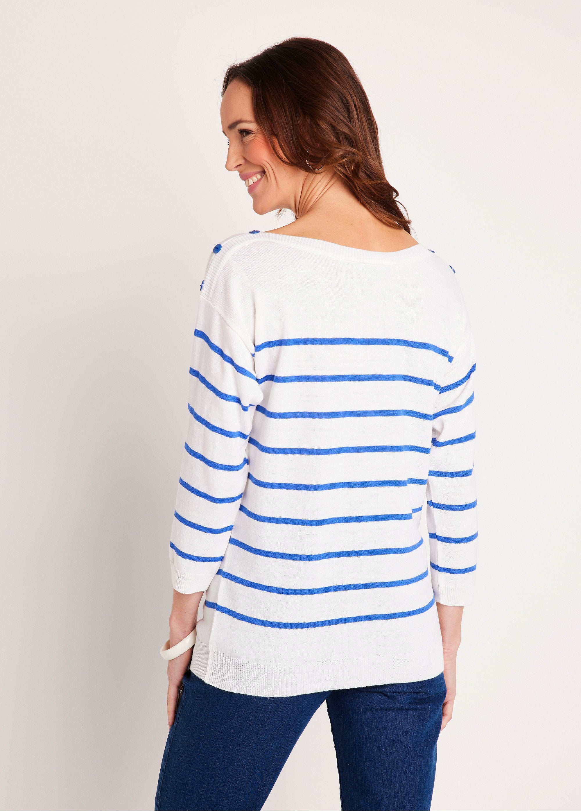 Thin_striped_sweater_White_and_blue_DO1_slim