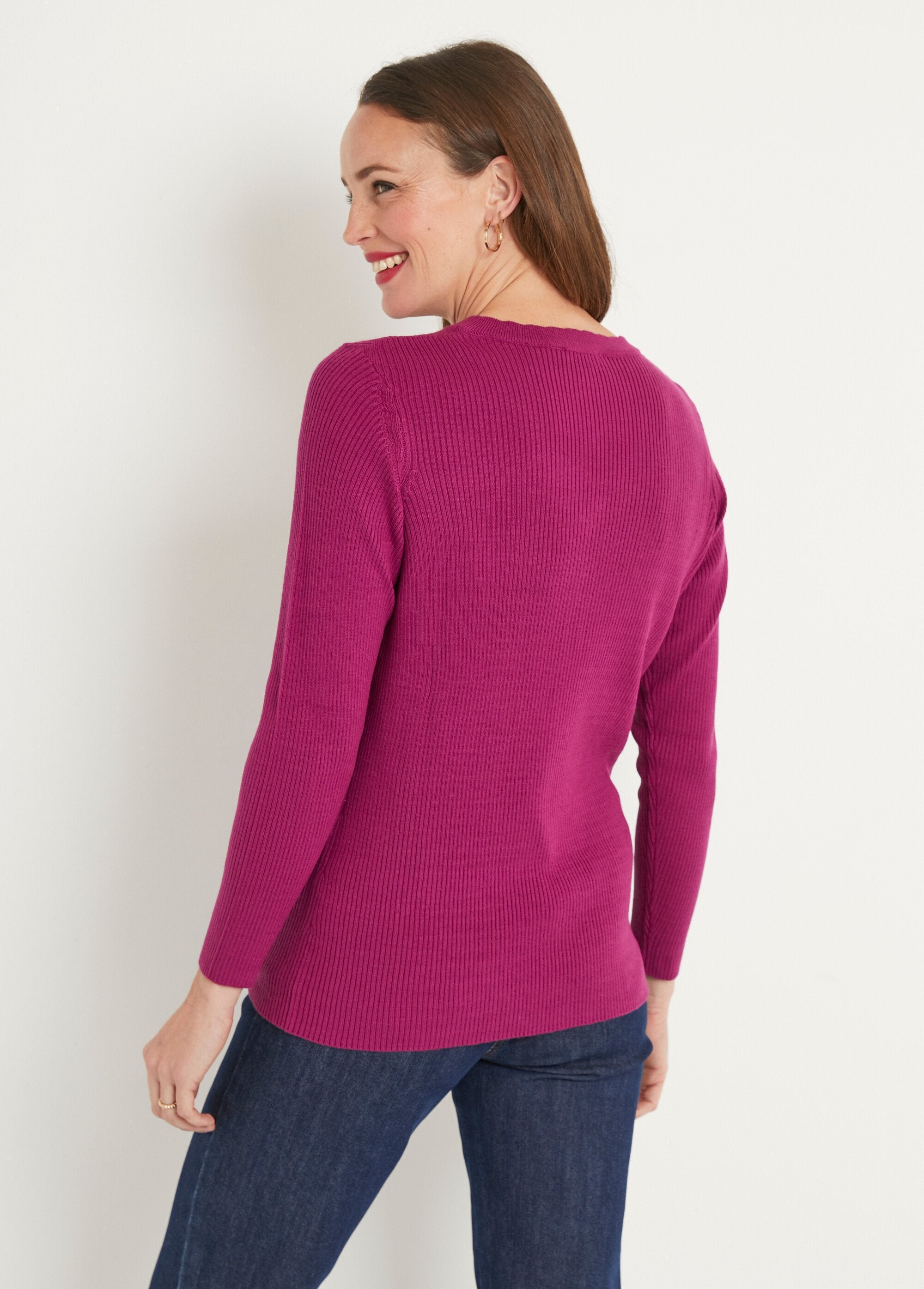 Slim-fit,_rib-knit_V-neck_sweater_Cyclamen_DO1_slim