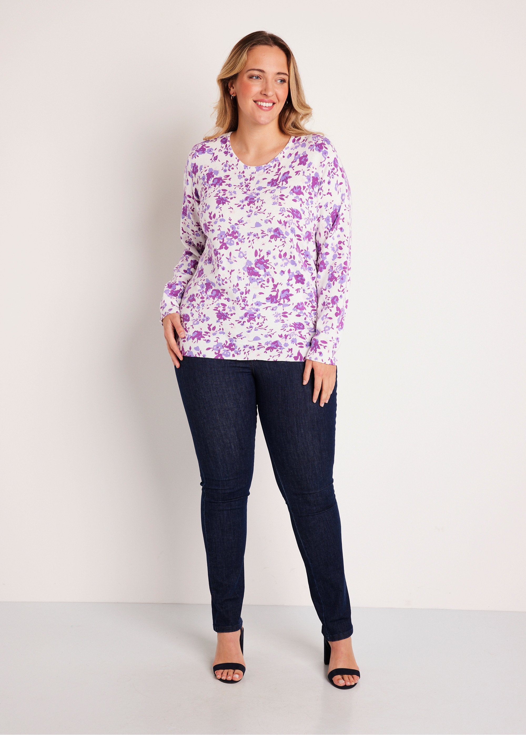 Fine_floral_sweater_Lilac_SF1_curvy