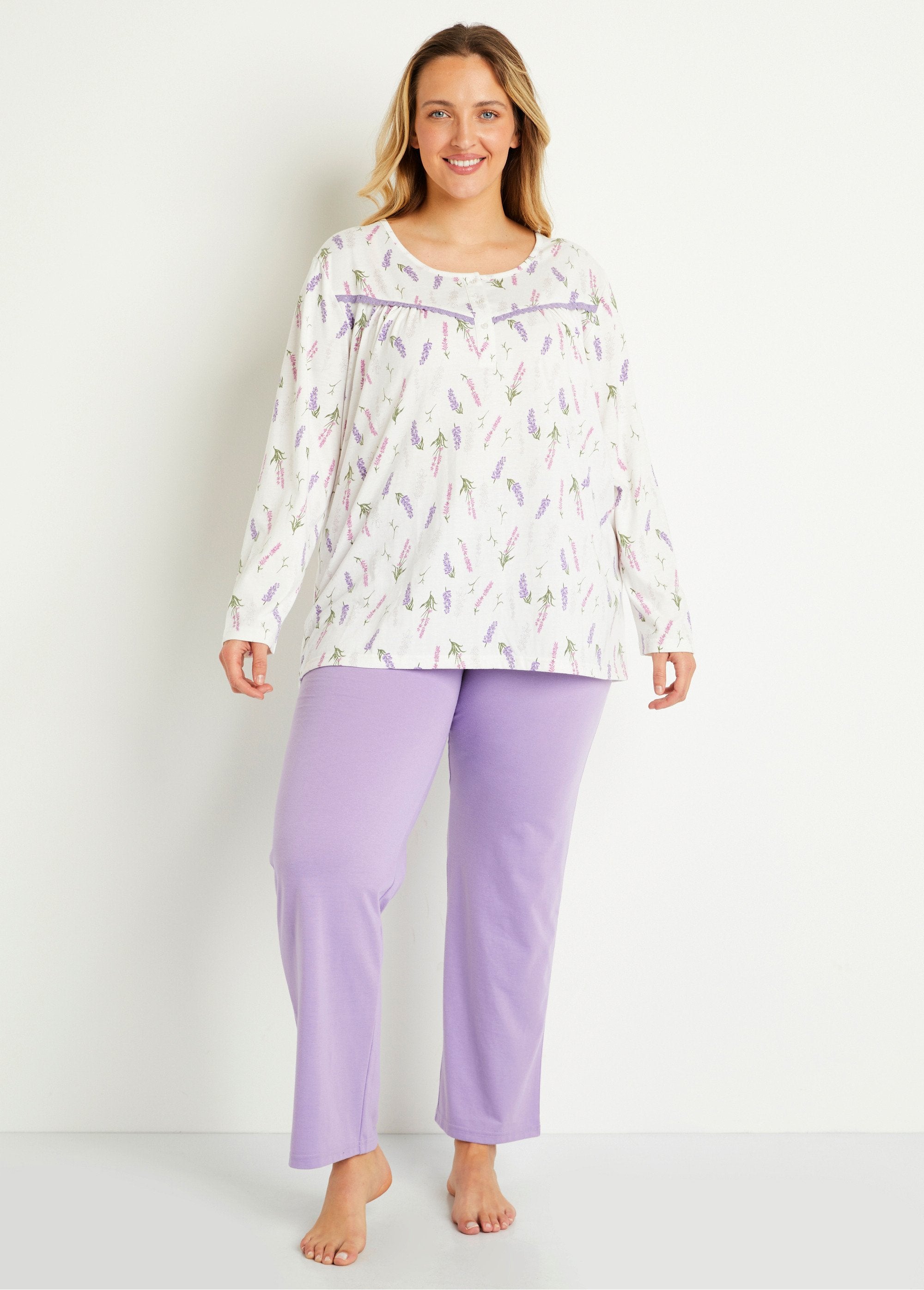 Long-sleeved_pajamas_with_printed_top_Parma_print_FA1_curvy