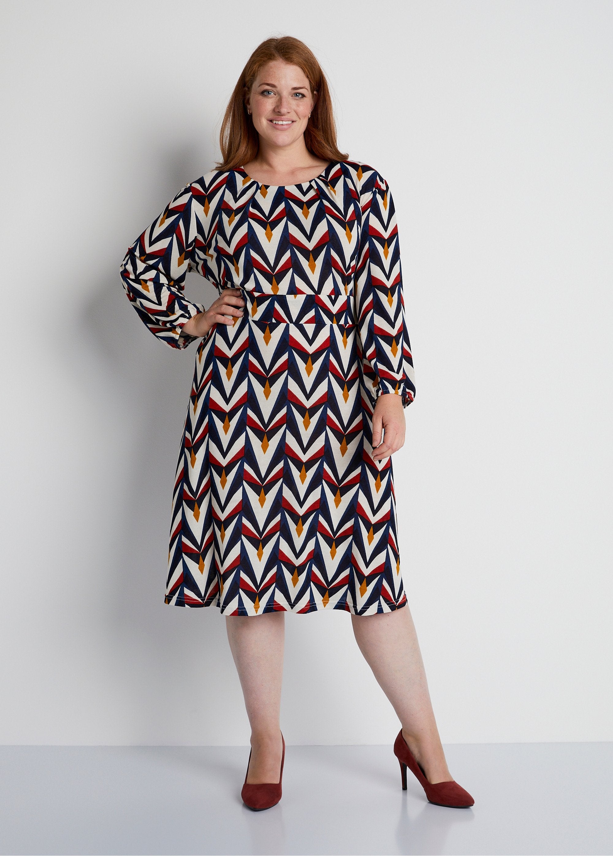 Short_flared_graphic_print_dress_Ecru_and_navy_FA1_curvy