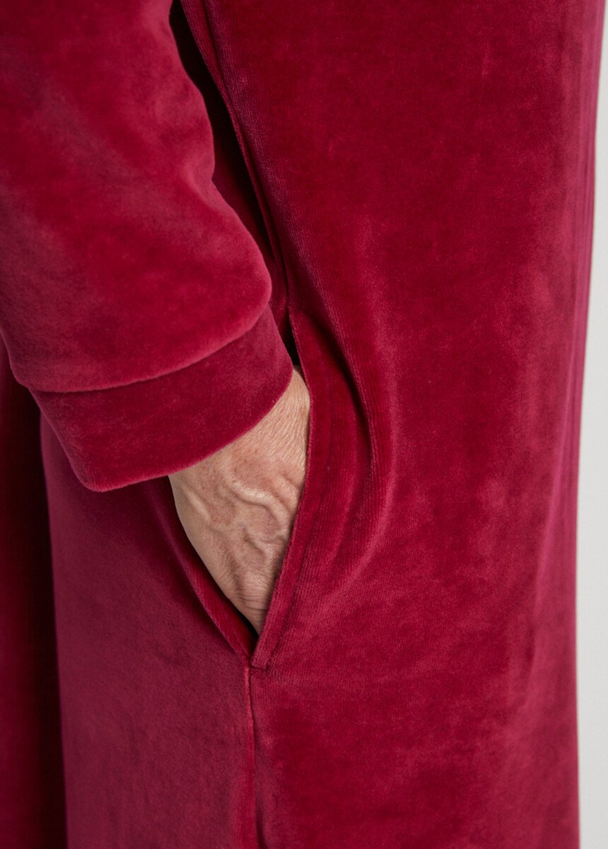 Long_embroidered_velvet_dressing_gown_Bordeaux_DE2_slim