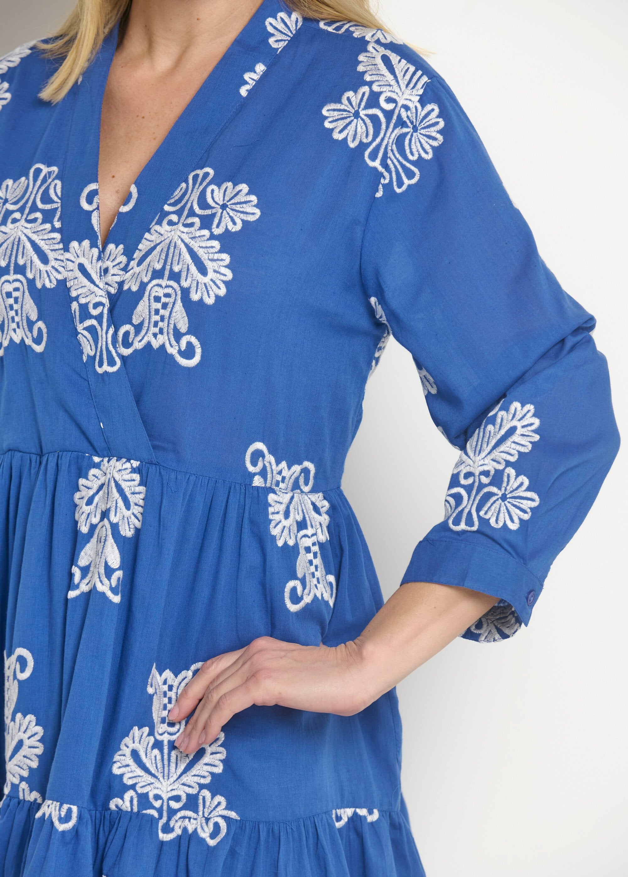 Short_ruffled_dress_with_embroidery_Blue_DE2_slim