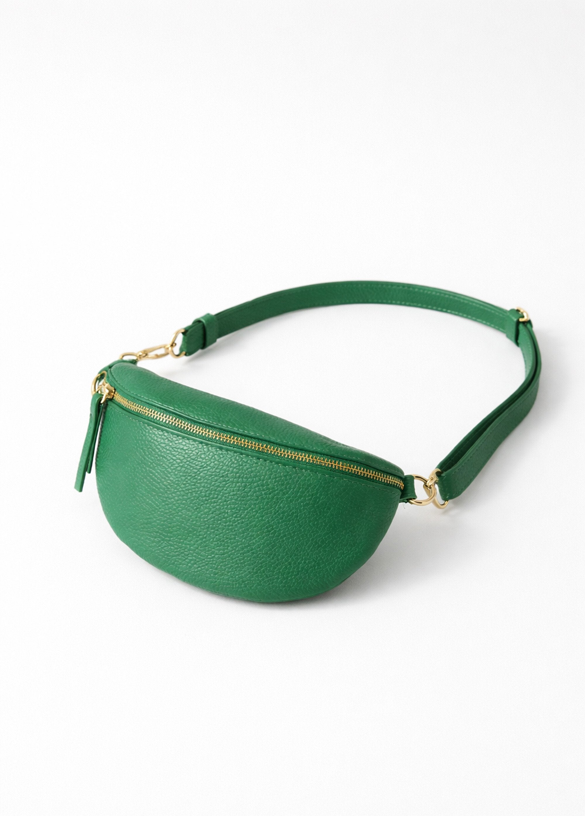 Women's_grained_leather_fanny_pack_Grass_green_FA1_slim