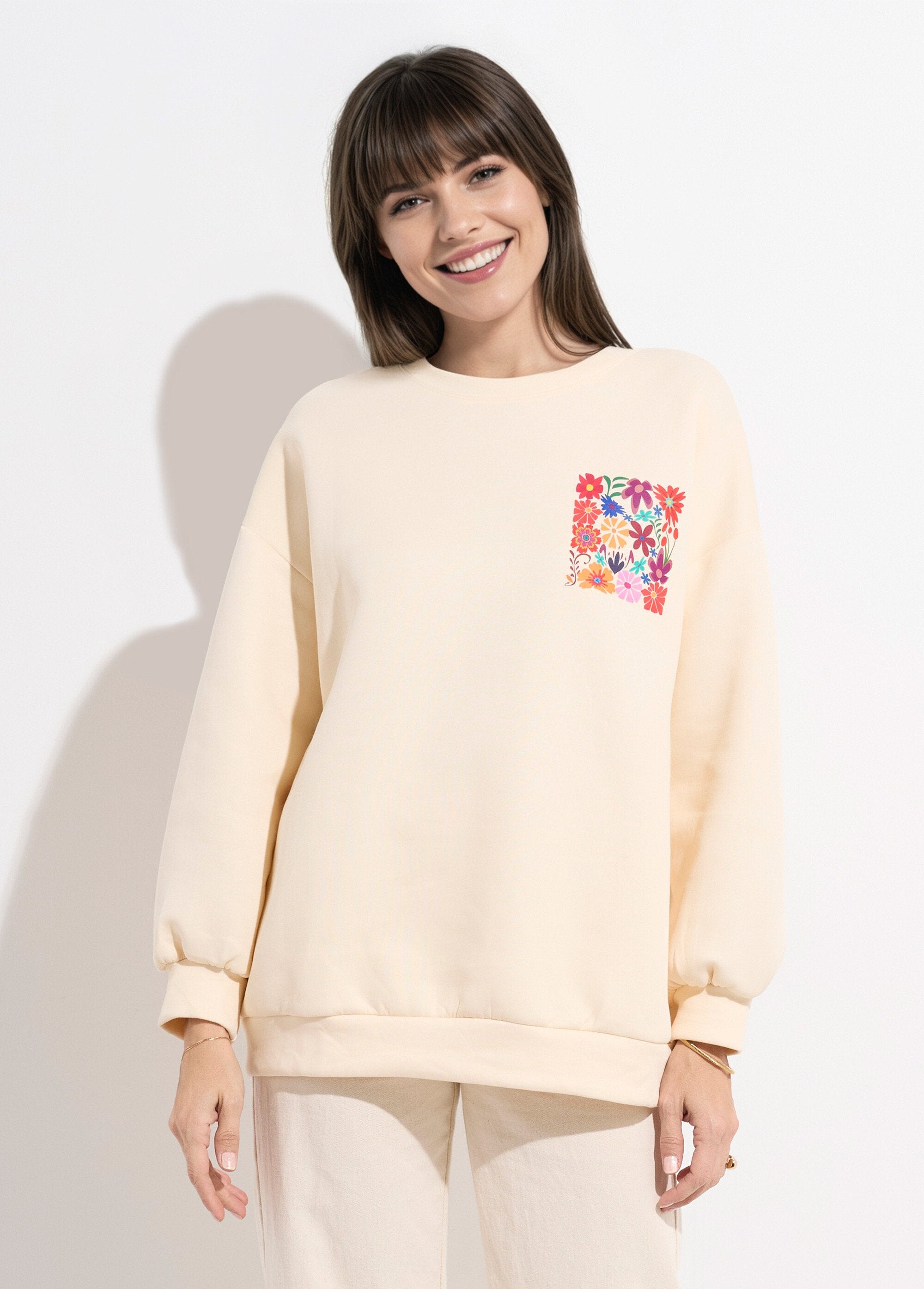Thick_crew_neck_sweatshirt_with_floral_print_Ecru_print_FA1_slim