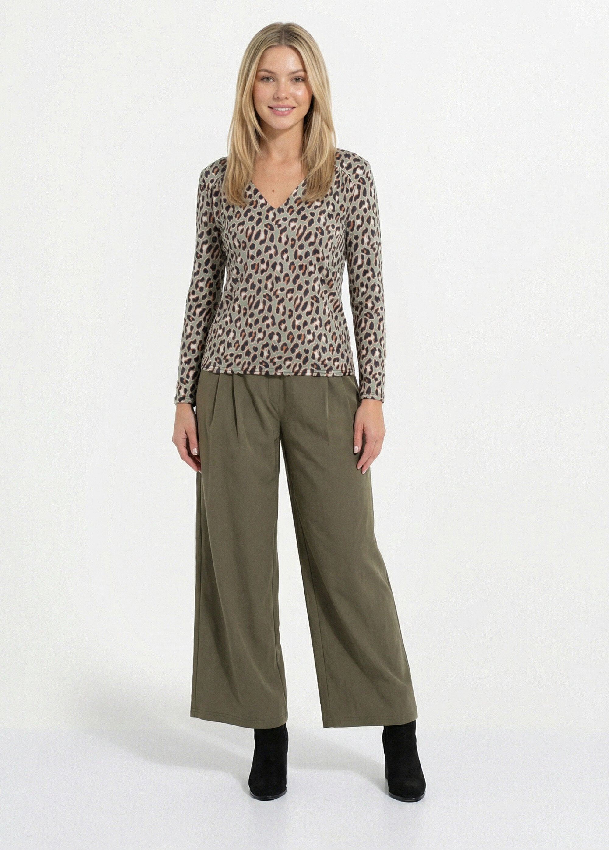 Loose-fitting_V-neck_long-sleeved_T-shirt_Khaki_and_black_SF1_slim