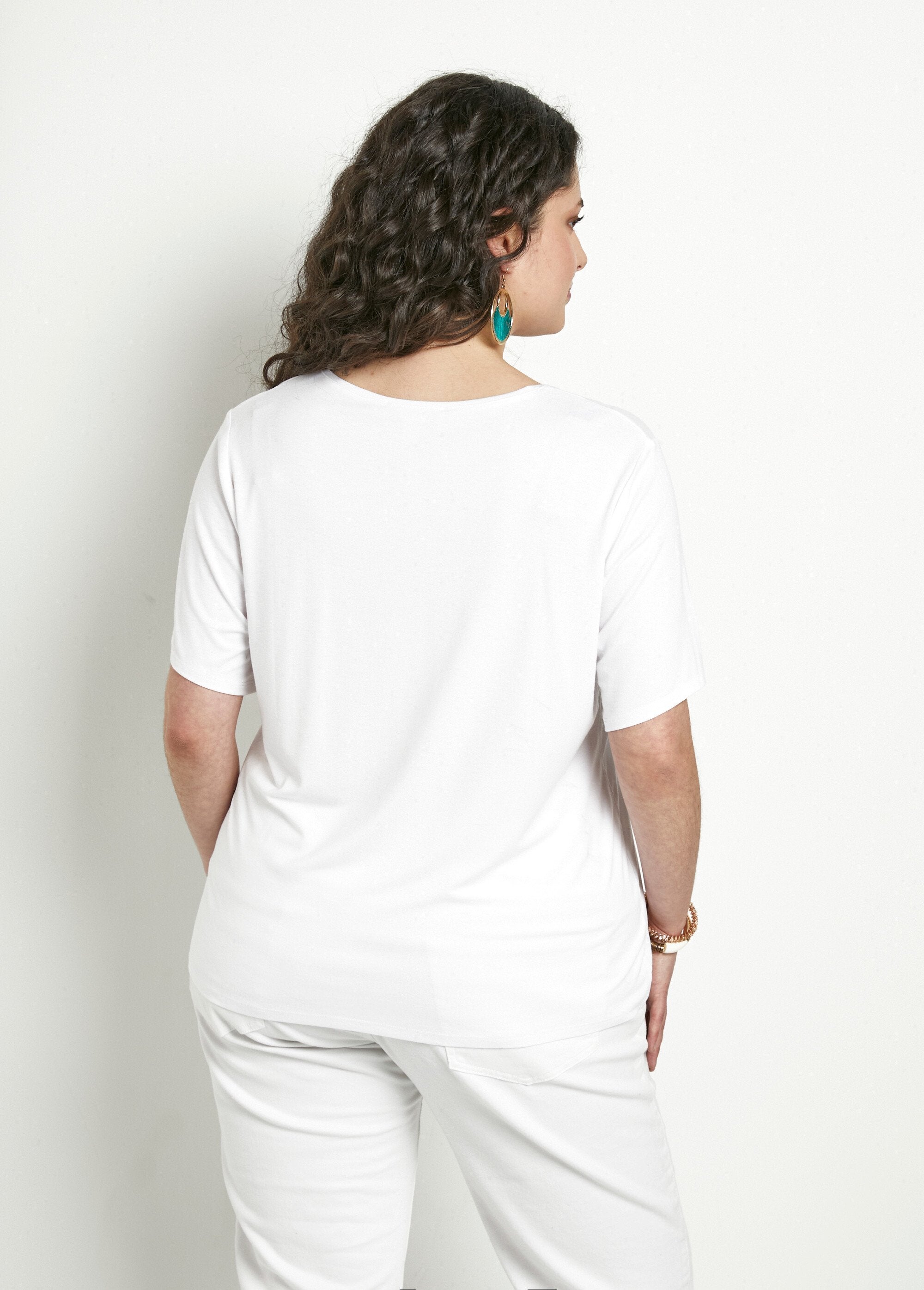 White_short_sleeve_patterned_t-shirt_White_background_DO1_curvy