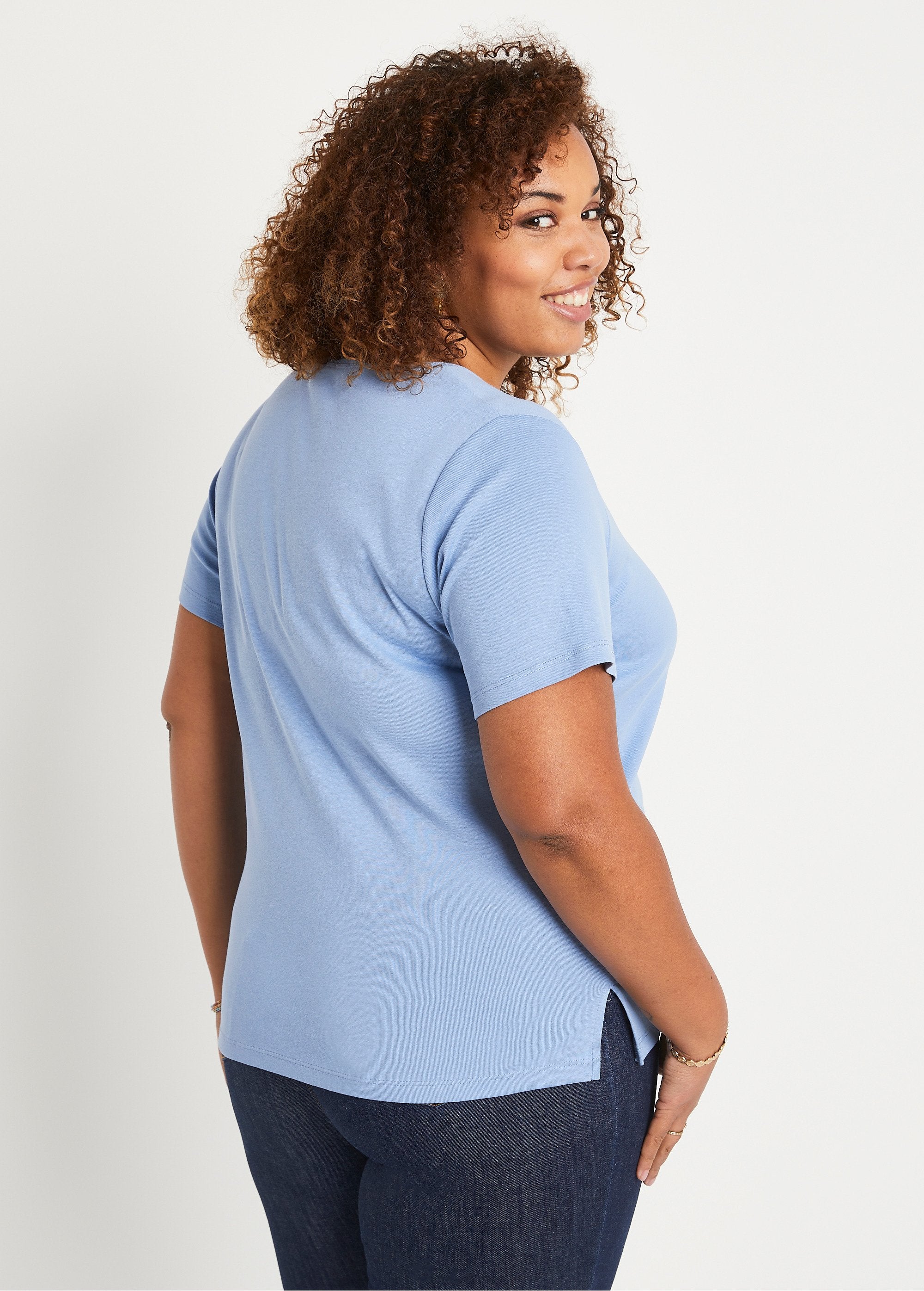 Long_short-sleeved_t-shirt_Sky_DO1_curvy