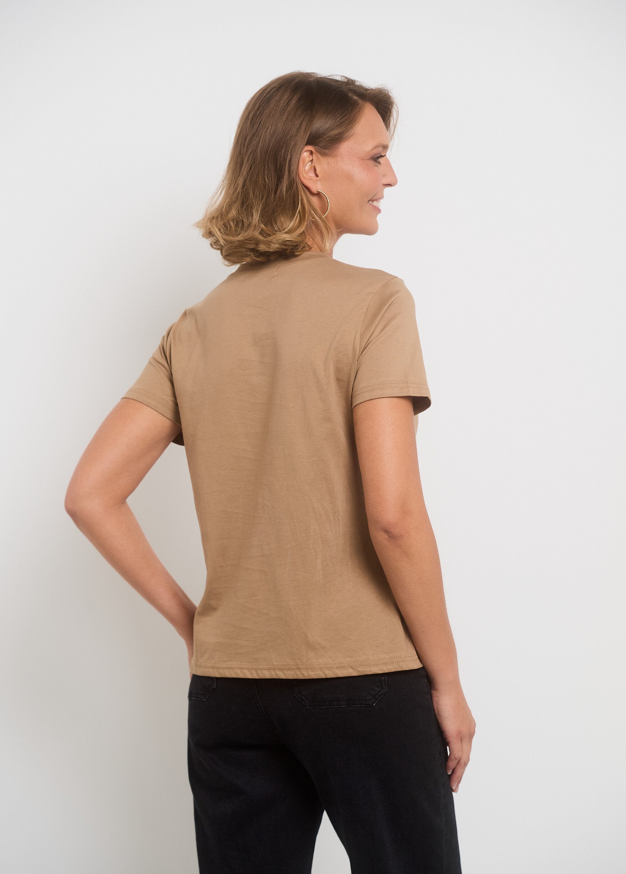 T-shirt_manches_courtes_message_"Madame"_Camel_DO1_slim