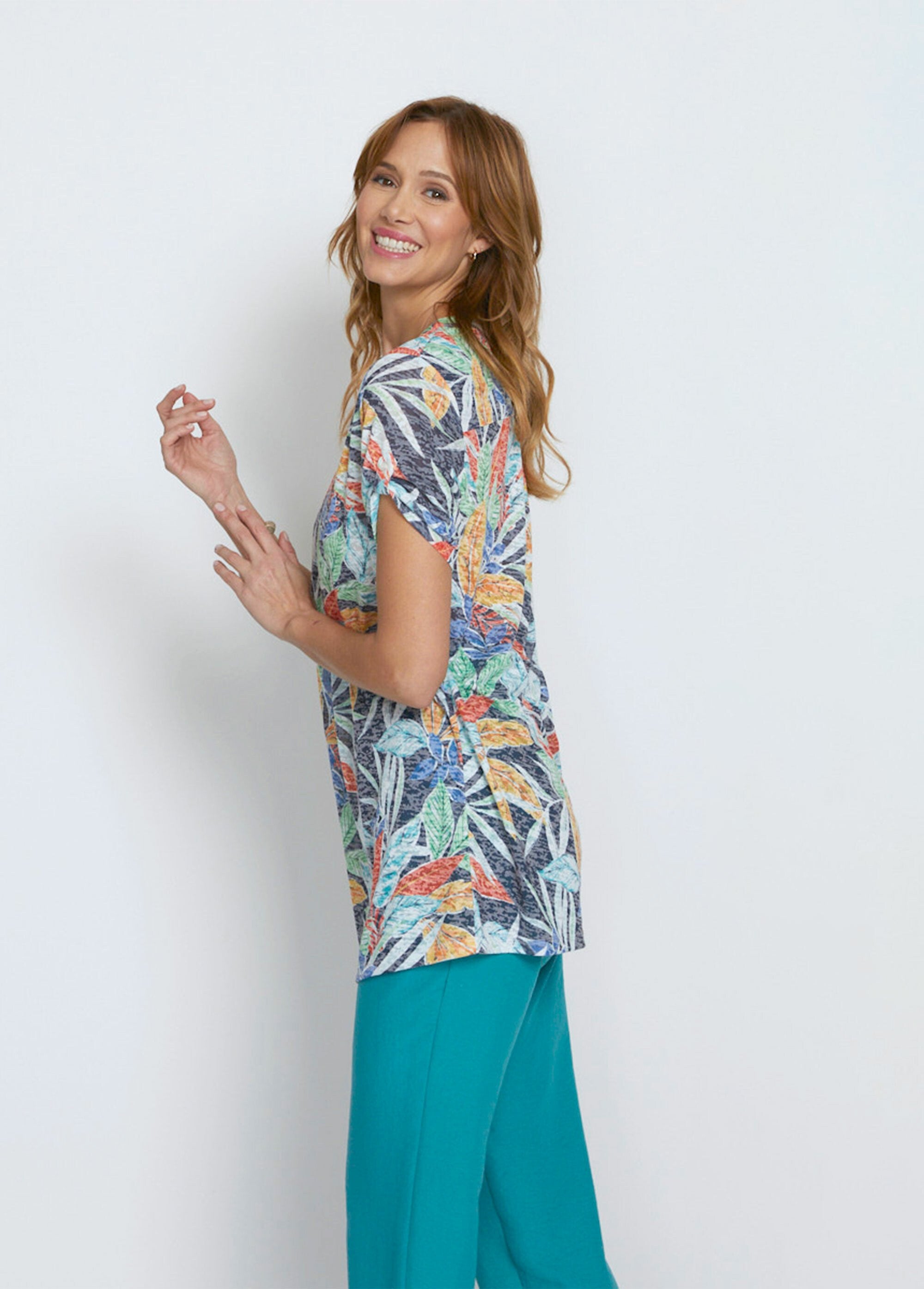 Loose_long_devoré_knit_T-shirt_Navy_and_terracotta_GA1_slim