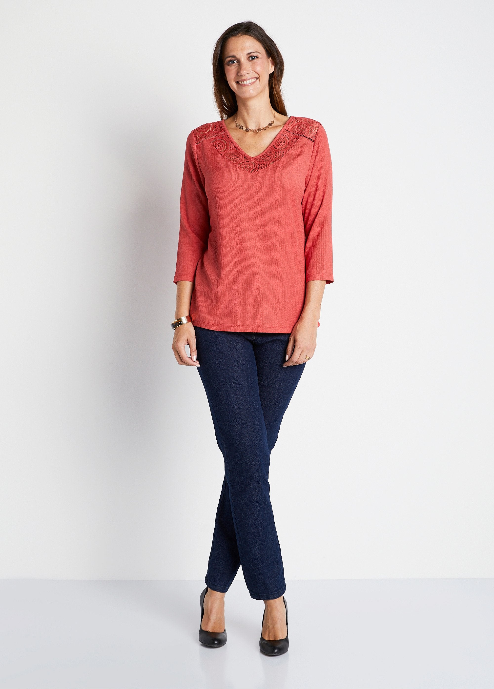 3/4_sleeve_lace_t-shirt_Tomette_SF1_slim