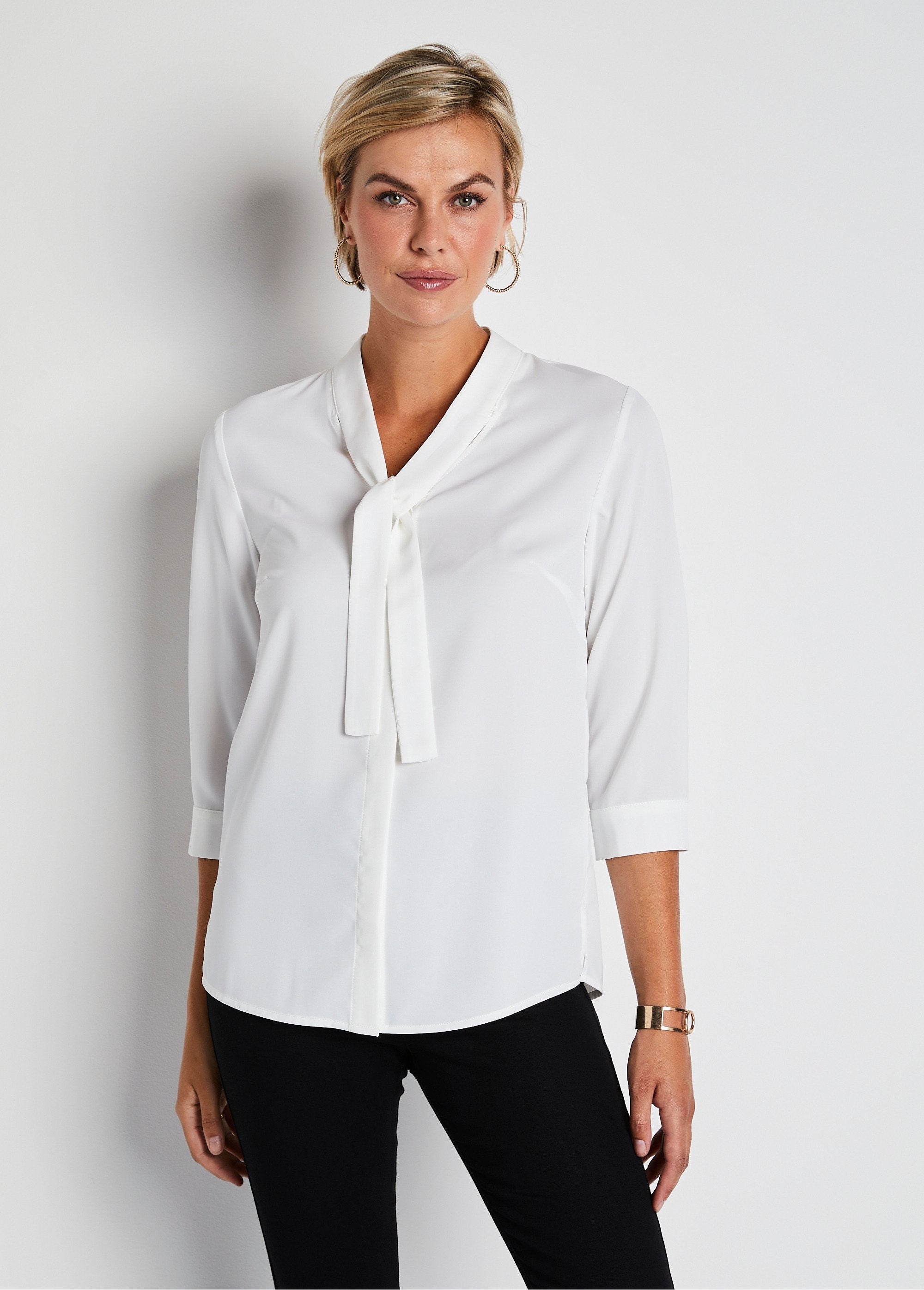 Buttoned_tunic_with_lavaliere_Natural_FA1_slim