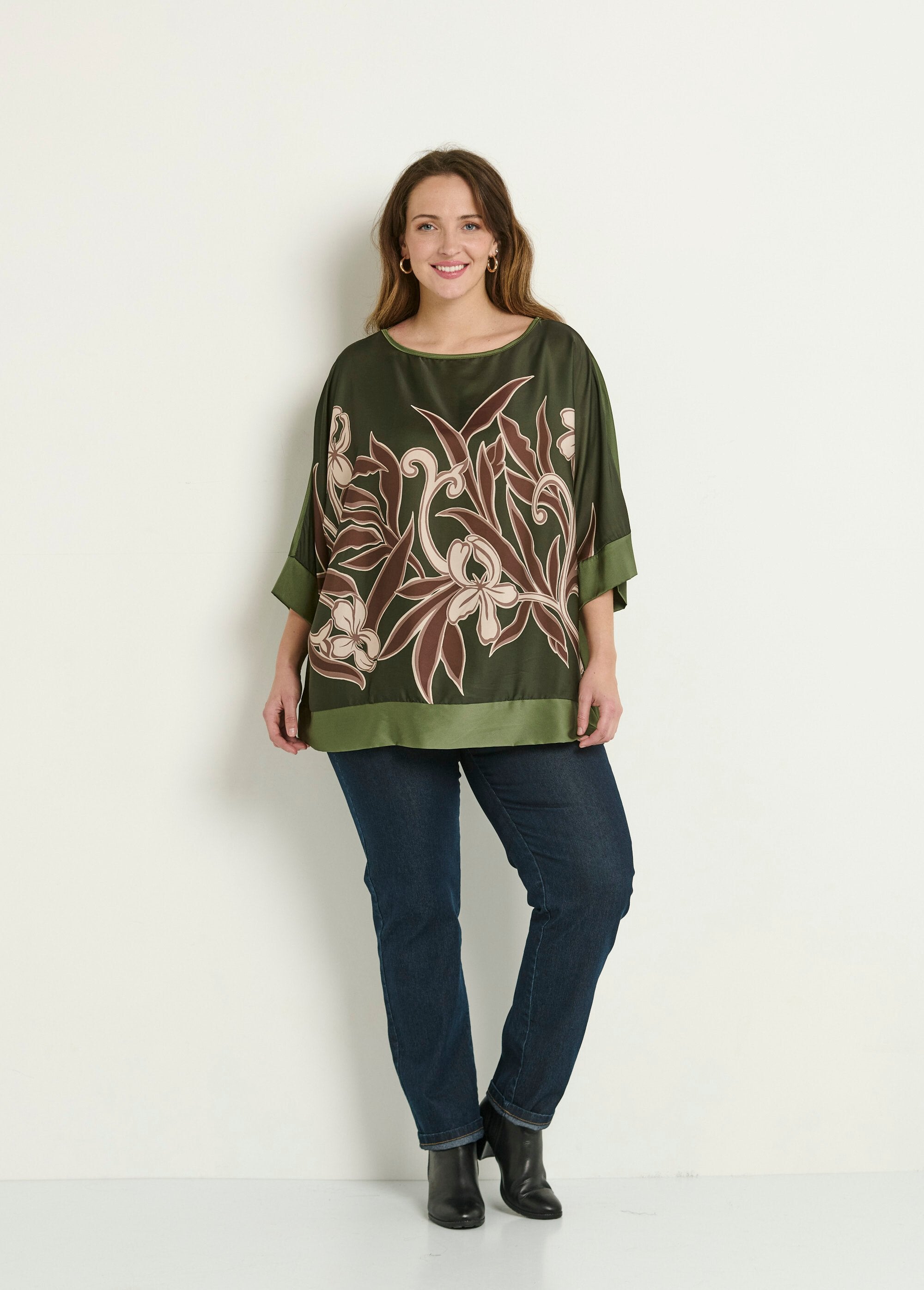 Satin_tunic_with_floral_motif_and_kimono_sleeves_Khaki_SF1_curvy